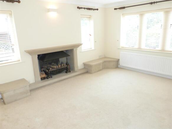 LIVING ROOM IMAGE TWO