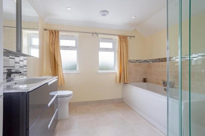 67 Wycombe Road 3...