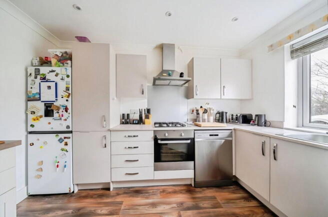 Chalkhill Meadow, Bishopstoke, SO50 6JN photo 4