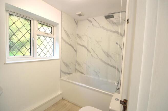 Bathroom 1.JPG