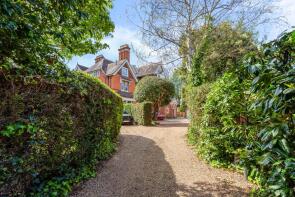 Flat 5, Old Avenue House, Old Avenue, Weybridge KT13 0PS