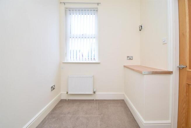 2 bed Terraced to rent Image 11