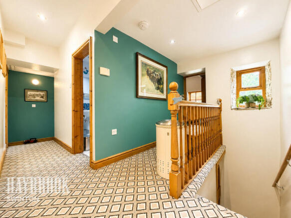 4 bed Cottage for sale Image 11