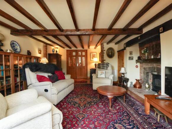 5 bed Detached for sale Image 7