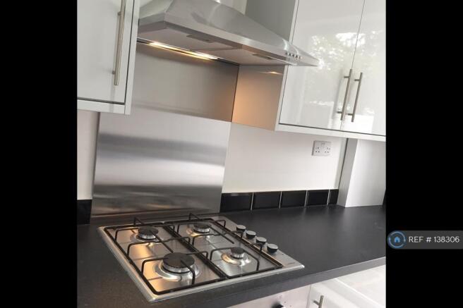 Fully Fitted Kitchen