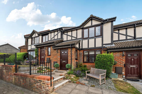 Fromow Gardens, Windlesham, Surrey, GU20