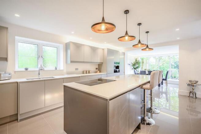8502843-interior32.jpg