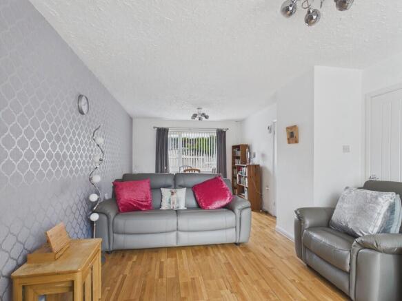 3 bed Semi-Detached for sale Image 3