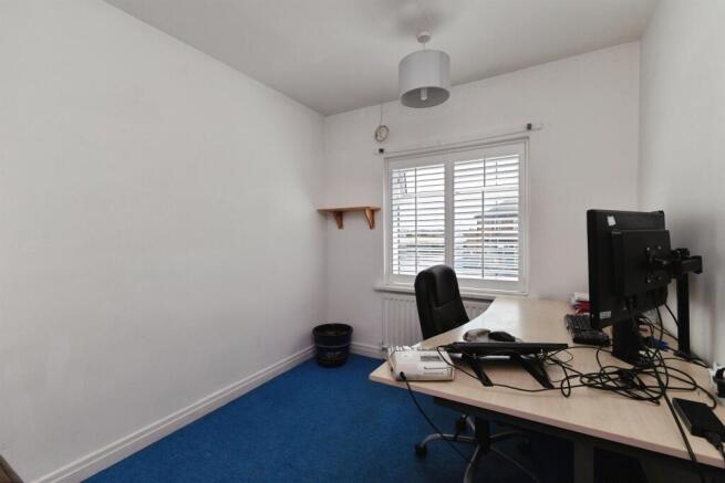 3 bed Semi-Detached for sale Image 10