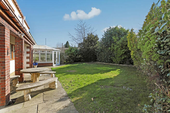 4 bed Semi-Detached for sale Image 4
