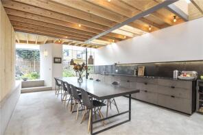 35, Ingersoll Road, London W12 7BE