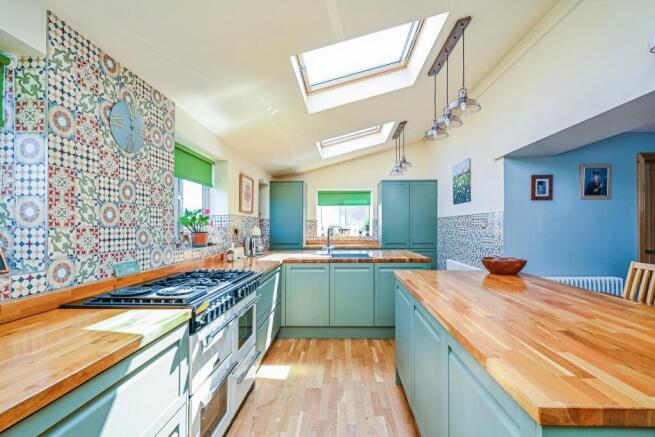 4 bed Detached for sale Image 5