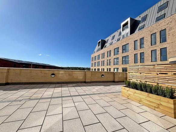 2 bed Flat to rent Image 12