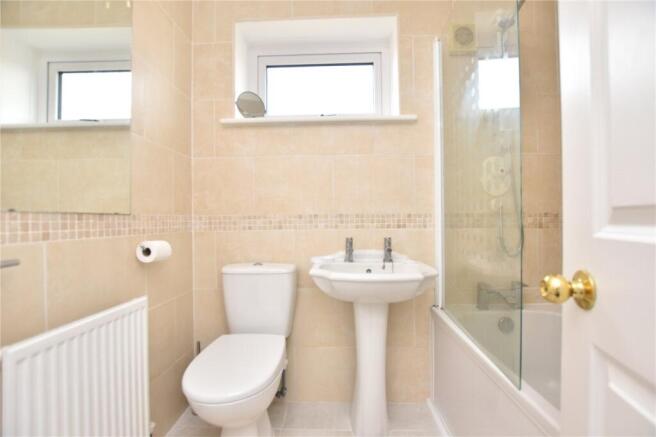 4 bed Detached for sale Image 10