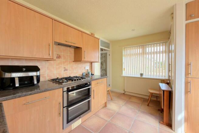 2 bed Bungalow for sale Image 4
