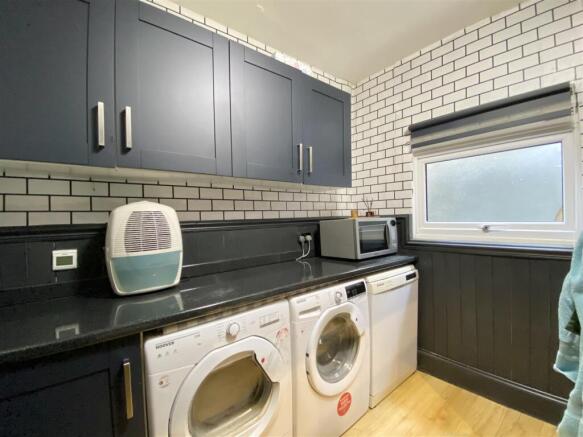 3 bed Detached for sale Image 9
