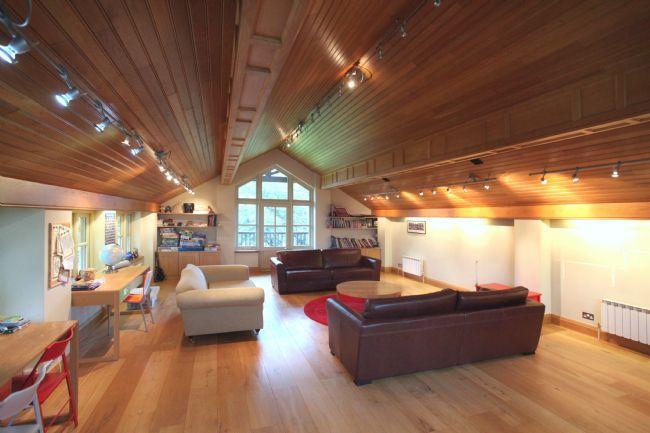 snooker/play room