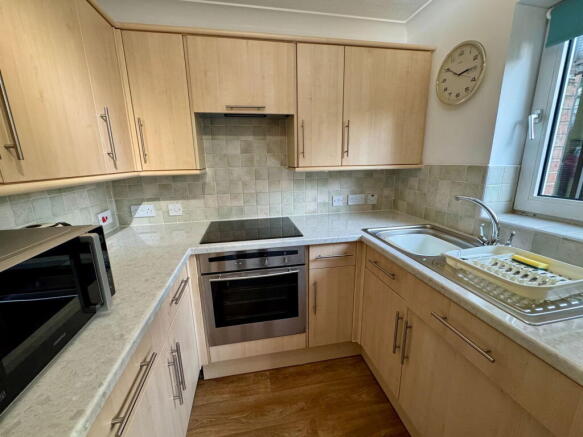 1 bed Flat for sale Image 6