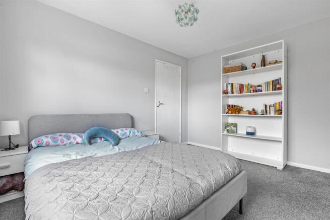 BEDROOM 1.jpg