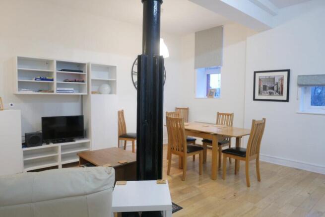 1 bed Flat to rent Image 4