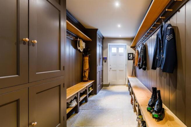 8424613-interior38.jpg
