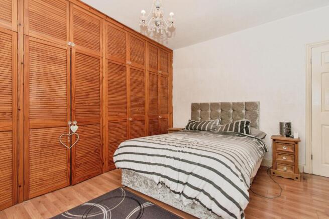 3 bed Terraced for sale Image 11