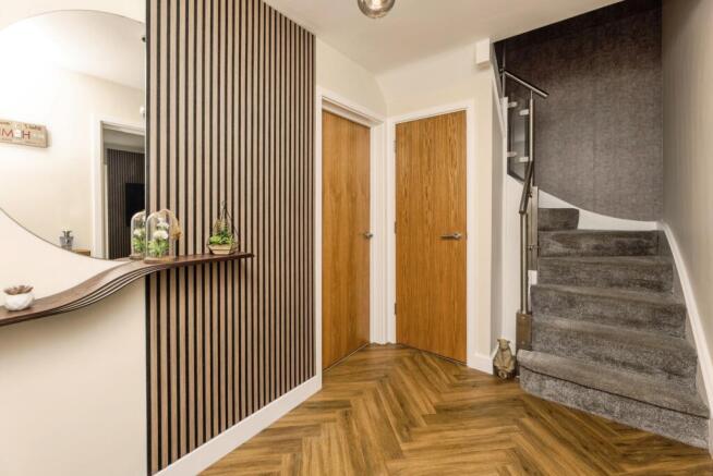 4 bed Detached for sale Image 8