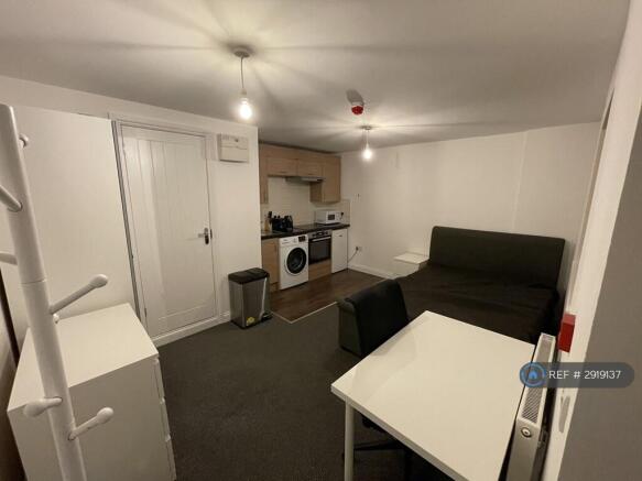 Studio Room