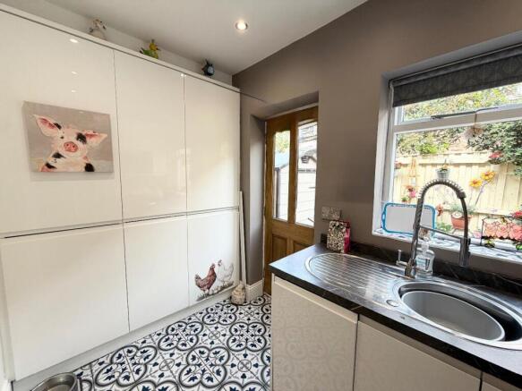 2 bed Terraced for sale Image 7