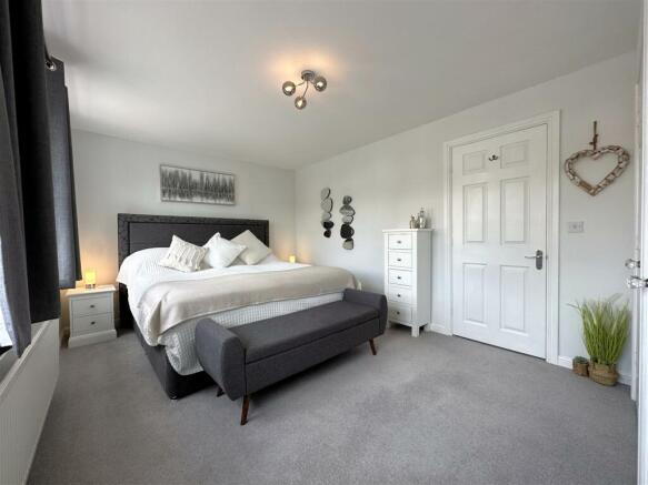 Master Bedroom 993