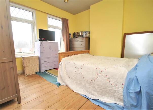 BEDROOM 1.jpg