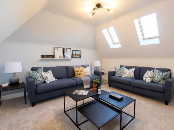 5 bed Detached for sale Image 8