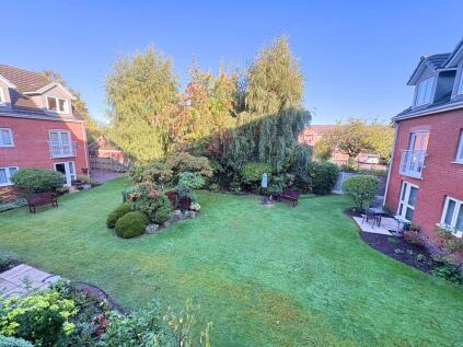 Parkway, Holmes Chapel, CW4