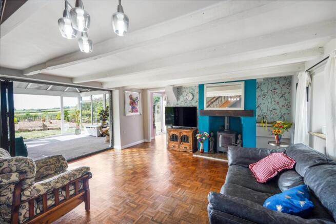 6 bed Smallholding for sale Image 5