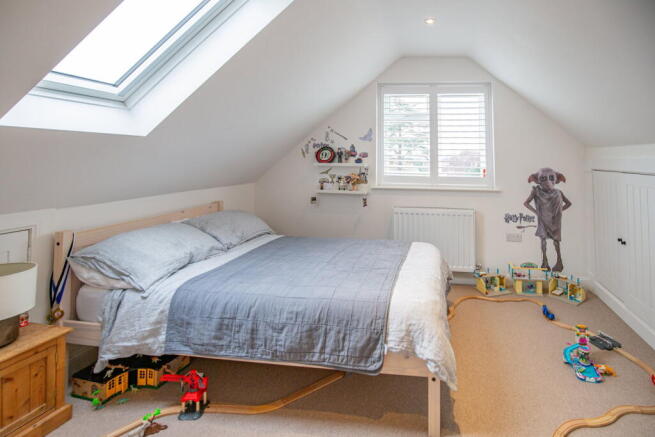 4 bed Detached Bungalow for sale Image 12
