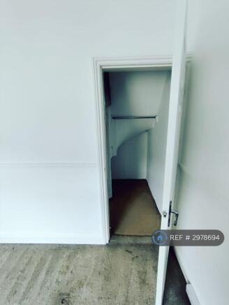 3 bed Terraced to rent Image 8