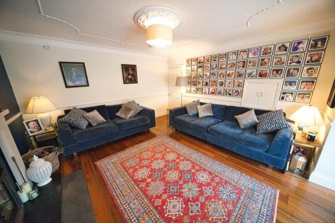 6 bed Detached for sale Image 6
