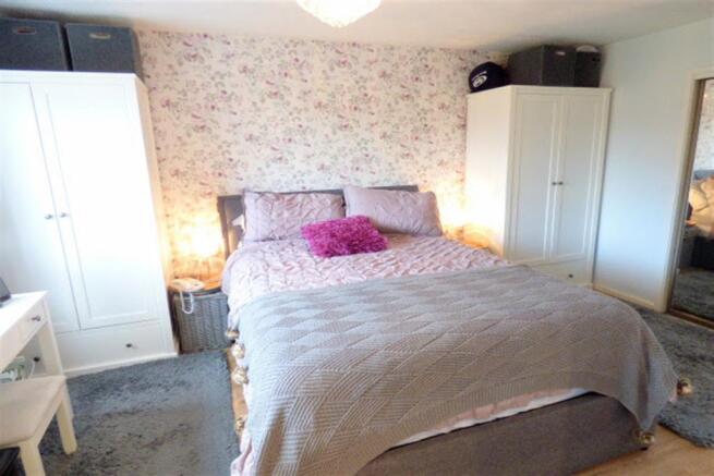 Bed 1 b