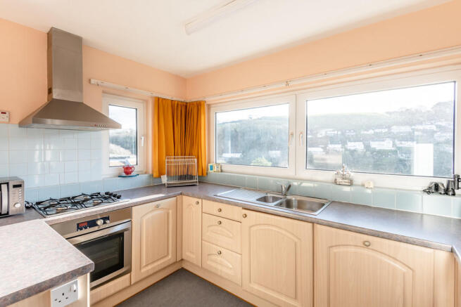 Kitchen/Breakfast...