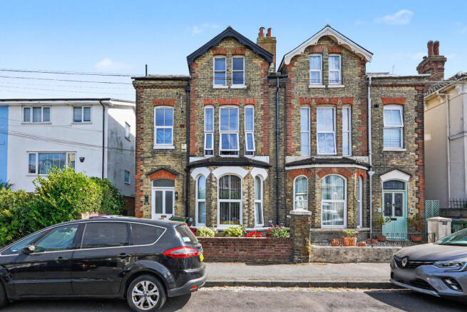 Flat 3, 11 Claremont Road, Folkestone, CT20 1DQ