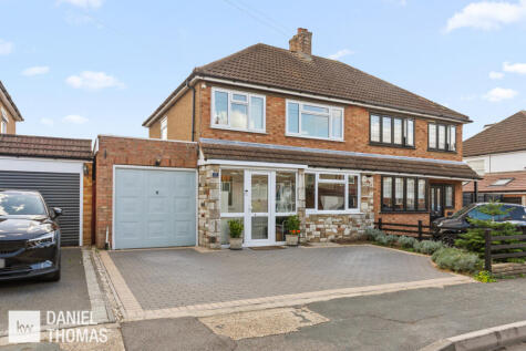 DANIEL THOMAS | Halfhides, Waltham Abbey, EN9 1LE