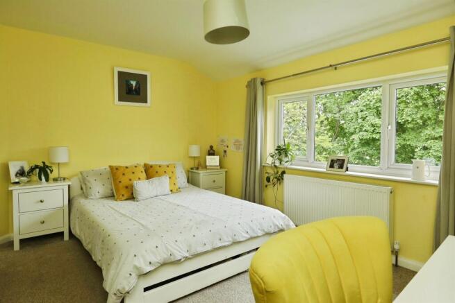 3 bed Semi-Detached for sale Image 6