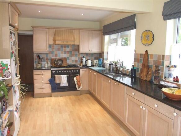 Kitchen / Breakfast 