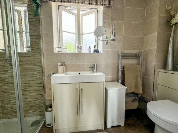 ensuite bed2