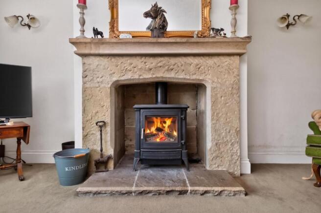 6 bed Detached for sale Image 8