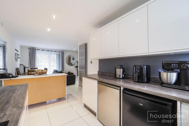 Kitchen/ Living Room