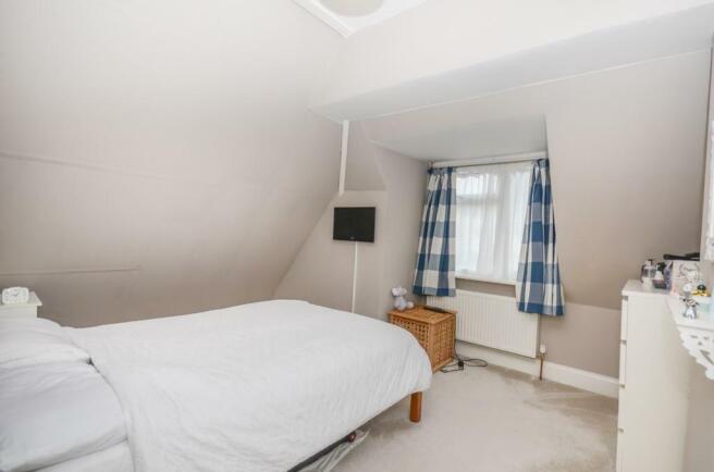 Bedroom 1.jpg