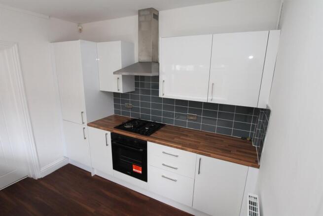 3 bed Terraced to rent Image 8