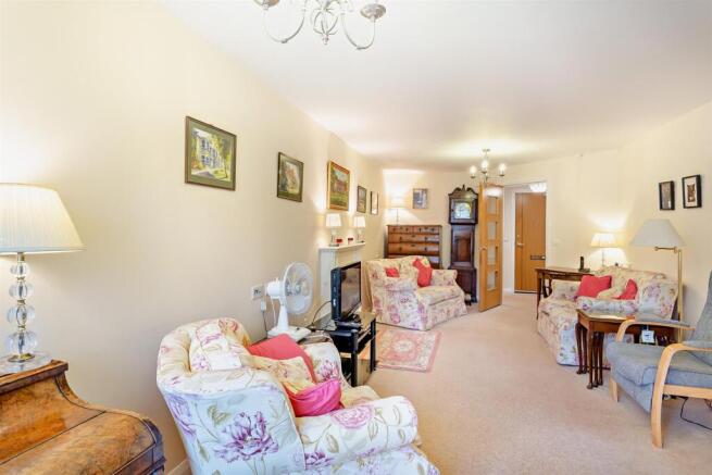 2 bed Apartment for sale Image 6
