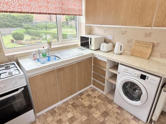 3 bed Semi-Detached for sale Image 8